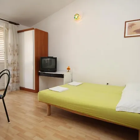 Apartment With A Parking Space - 6691 Makarska